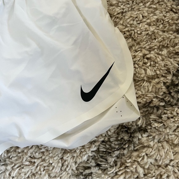 ✔️NWT✔️ NIKE Aeroswift Dri-Fit ADV 2” Brief Lined Running Shorts - Picture 4 of 11